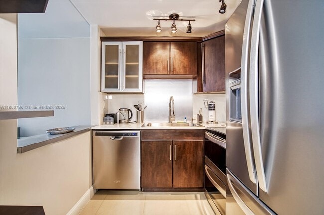 Photo - 200 172nd St Unit 204