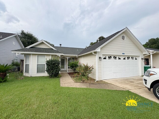 Building Photo - Charming 3-Bedroom Home in Desirable Blue ...