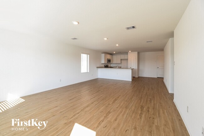 Photo - 508 Maple Bnd Ln