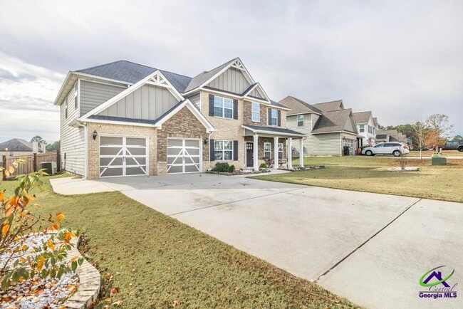 Photo - 421 Newport Ave