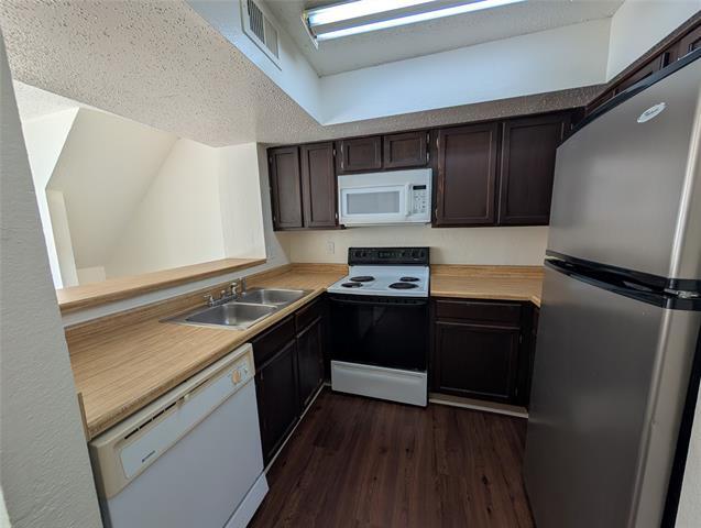 Photo - 9833 Walnut St Unidad Q201