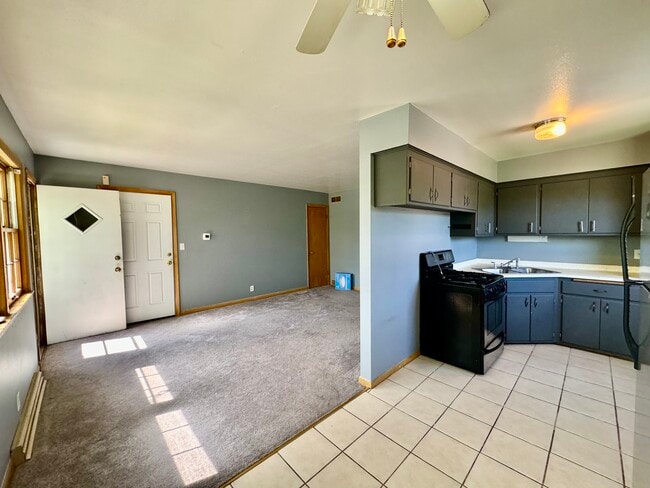 Building Photo - 3339 S 60th St Unit 4 Rental