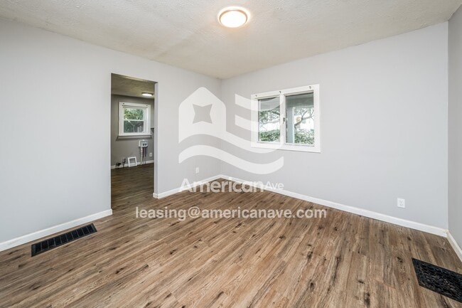 Photo - 306 W Matson Ave