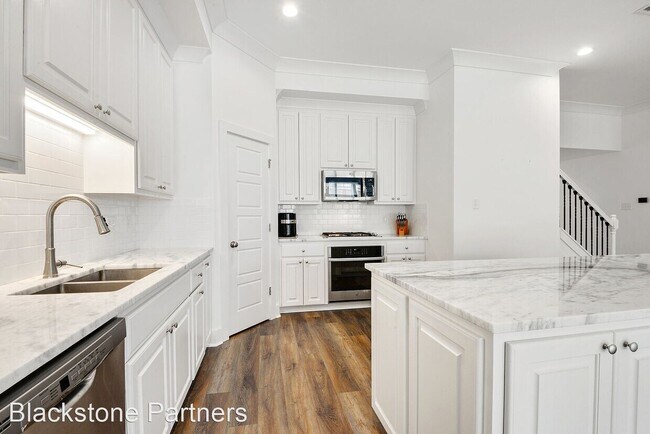 Photo - 9105 Southlawn Dr