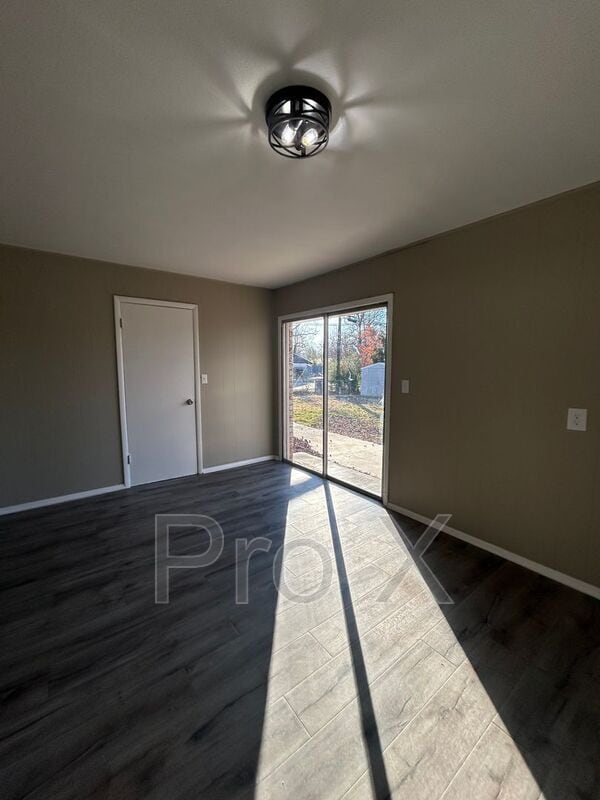 Photo - 2001 Westwood Ave