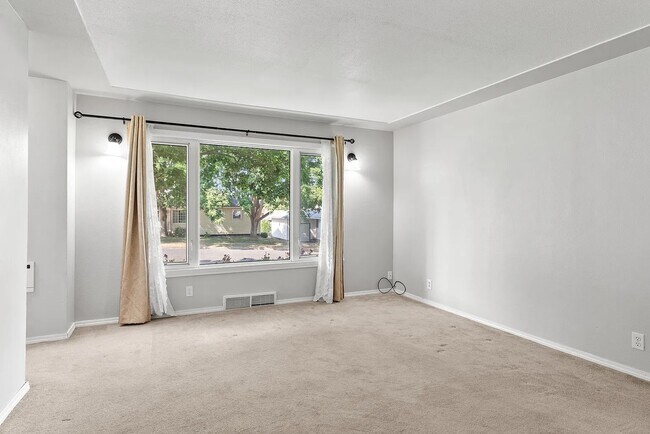 Photo - 2112 E 10th Ave