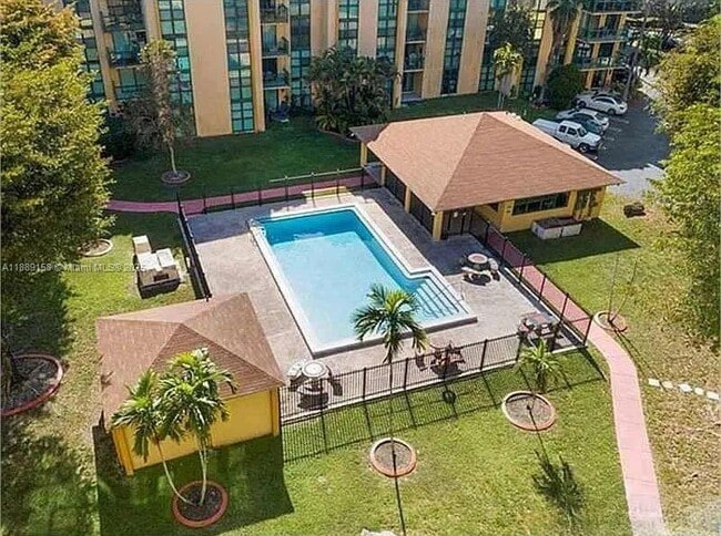 Building Photo - 11750 SW 18th St Unit 311-1