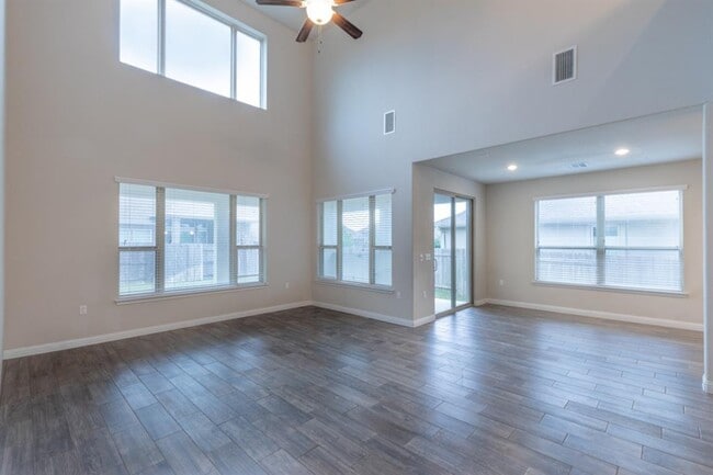 Photo - 14904 Cabrillo Way