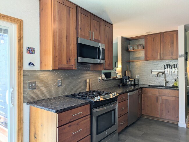 Photo - 306 Linden St
