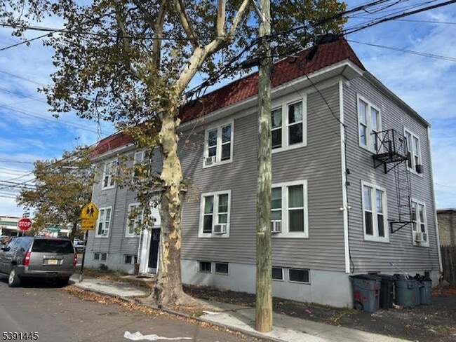 Photo - 730-732lidgerwood Ave