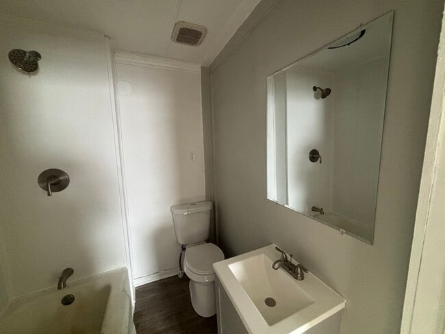 Photo - 109 S Maple St Unidad 1