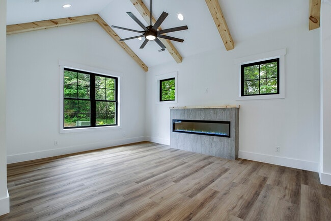 Photo - 206 Choowa Trce