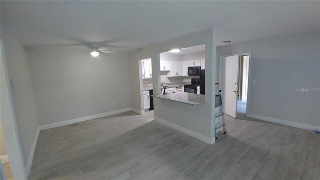 Photo - 496 Banyon Tree Cir