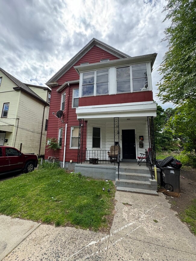 Building Photo - 916 Winchester Ave Unit 1