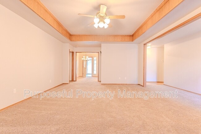 Photo - 607 Bob White Dr