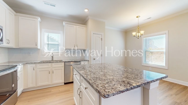 Photo - 112 S Sina St