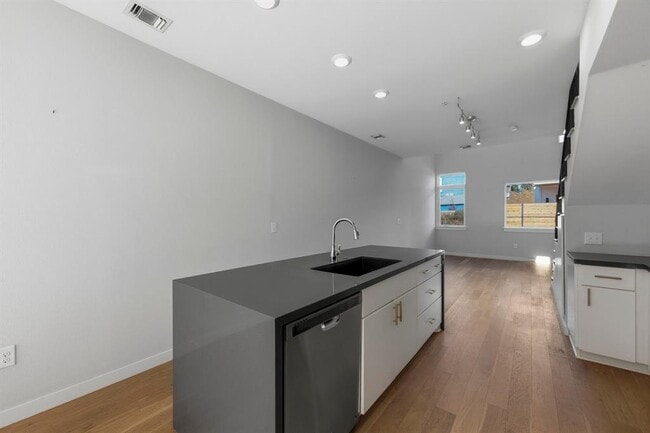 Photo - 2002 E 7th St Unit 242