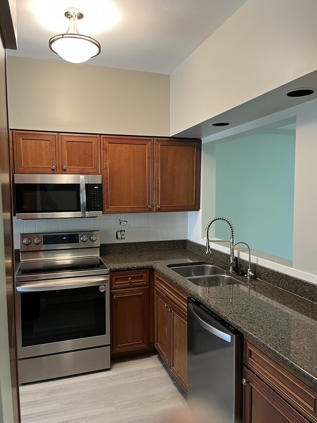 Photo - 378 White Oak Ln