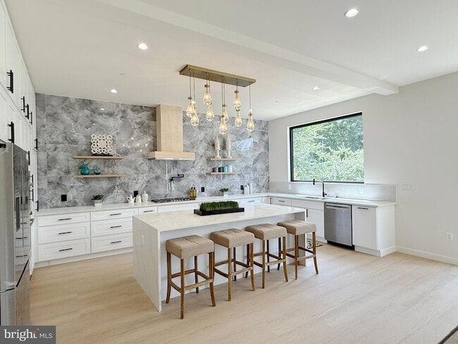 Building Photo - 8908 Mohawk Ln