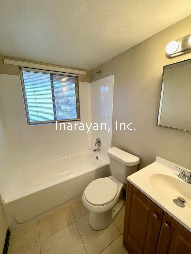 Photo - 1011-1013 Dewitt Drive Unit 1013 Dewitt - B