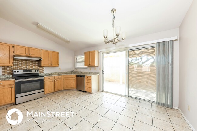 Photo - 18437 N 8th Pl