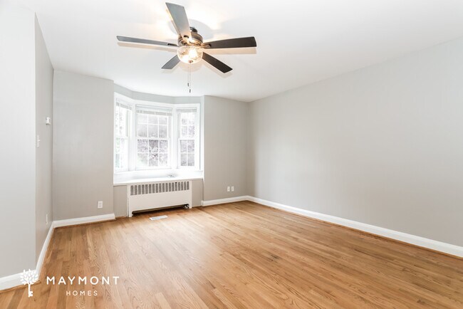 Photo - 6111 Parkway Dr House