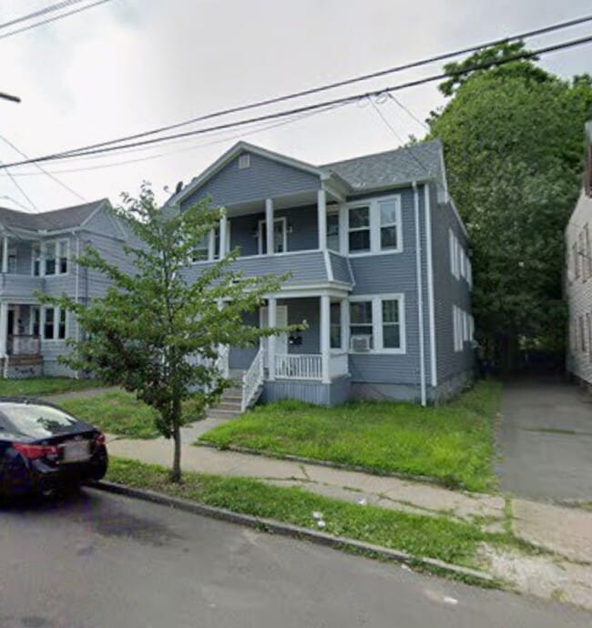 Building Photo - 100-100 Anthony St Unit 1L