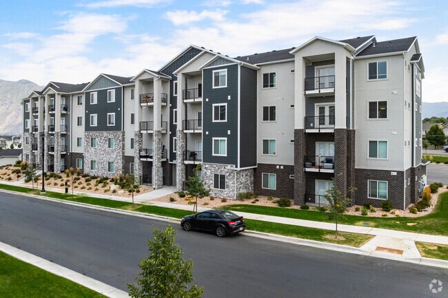 Building - Ridgeline Parkway Apartments