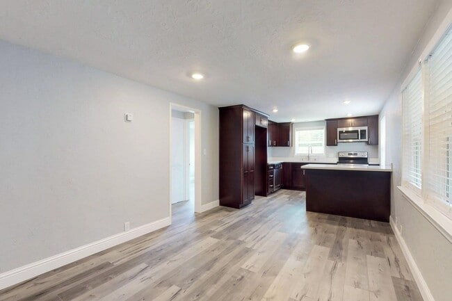 Photo - Beautiful and Cozy 2BR 1BA Apartment w/ 1 Car Garage + Fenced Yard + Quartz Countertops in Roseville Unit B_ST_C