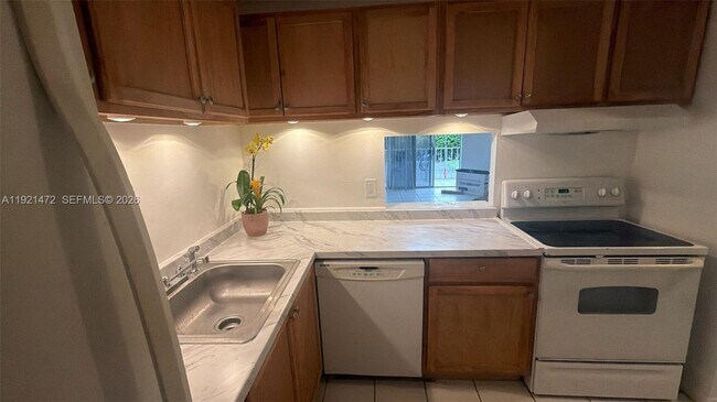 Photo - 500 Executive Center Dr Unidad 1C