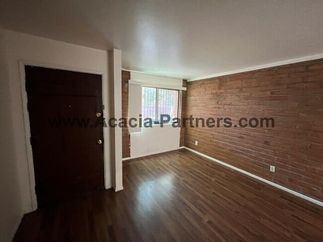Photo - 2BD 2BA Duplex in Sam Hughes
