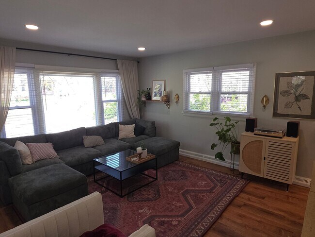 Photo - Updated Tosa 2 bedroom townhouse