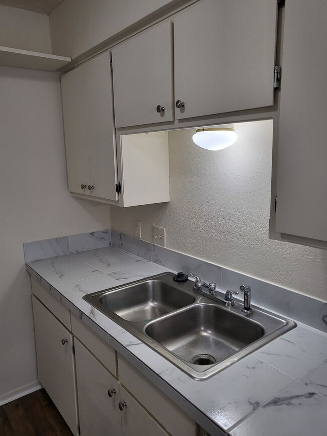 Photo - 525 Claire Ct