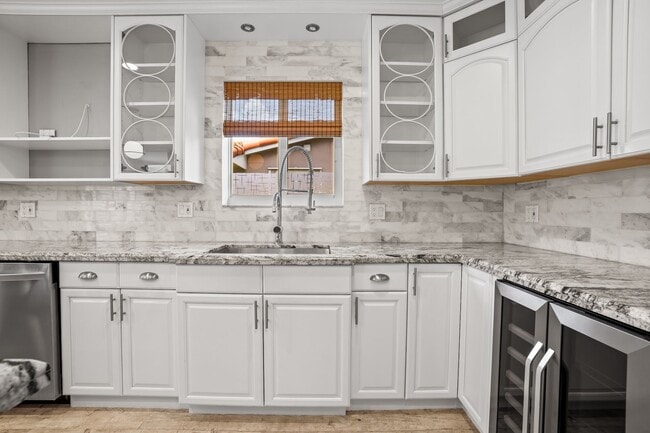 Photo - 4215 Roosevelt St