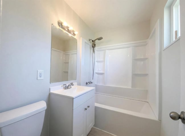 Photo - 896 Salina St