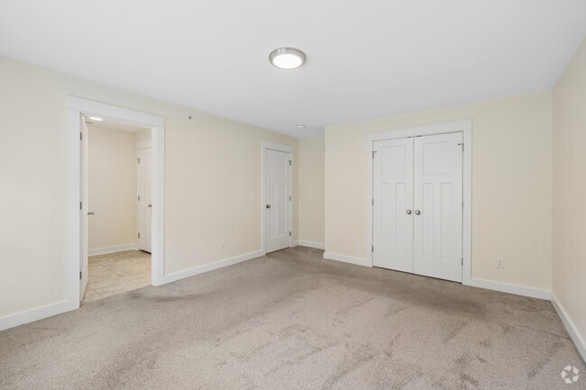 3BR, 2.5BA - 1,675SF - Primary Bedroom