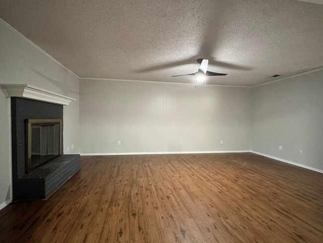 Photo - 405 Cypress Cir