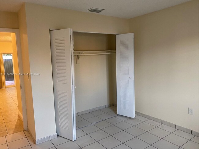 Photo - 535 W 79th Plz