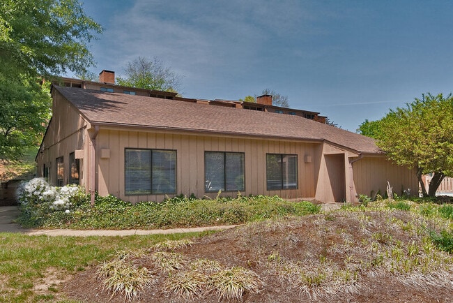 Building Photo - 102-4 Turtle Creek Rd Rental