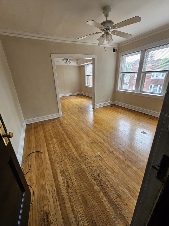 Building Photo - 3054 W Berteau Ave Unit 3 Rental