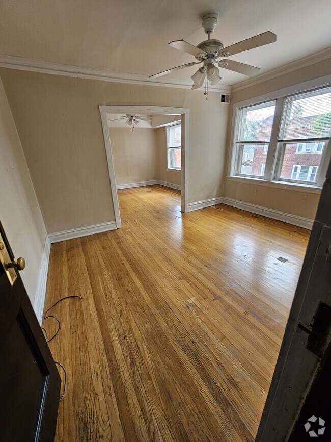 Building Photo - 3054 W Berteau Ave Unit 3 Rental