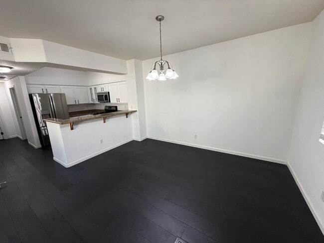 10217 King Henry Ave