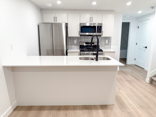 Photo - 12405-12122 122 Ave NW