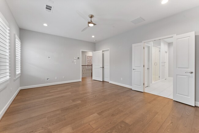 Photo - 114 Magnolia Green St