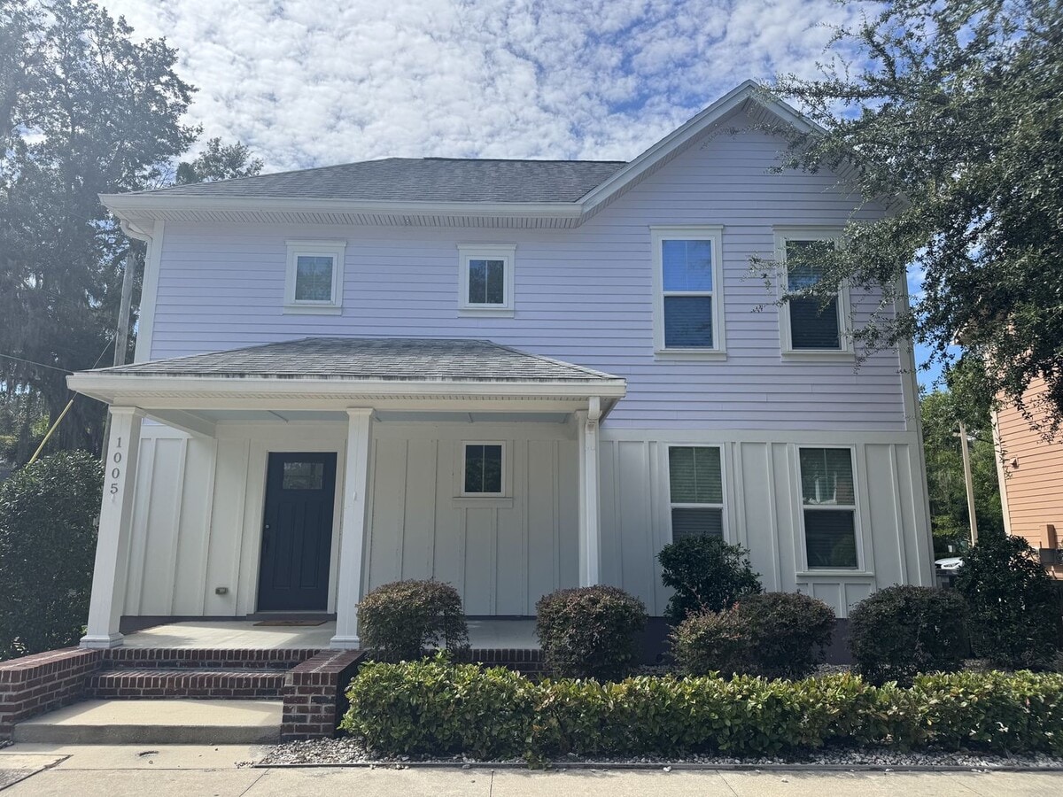 Prime Student Living Near UF! - Prime Student Living Near UF!