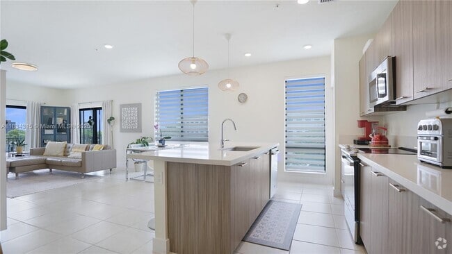 Building Photo - 8301 NW 41st St Unit B-404 Rental