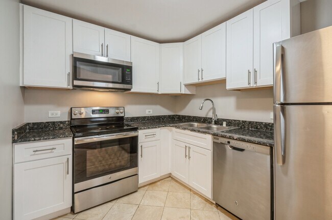 Photo - 5320 N Sheridan Rd Unit 403