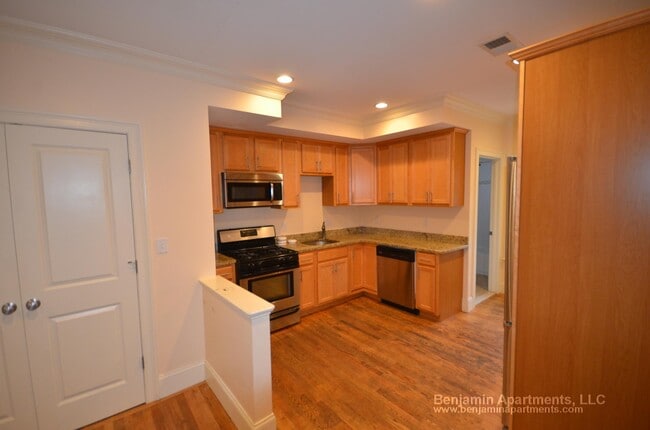Photo - 25 Lothrop St Unidad 2
