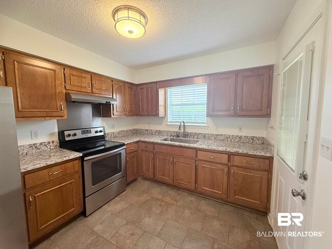 Photo - 105 Northgate Dr W