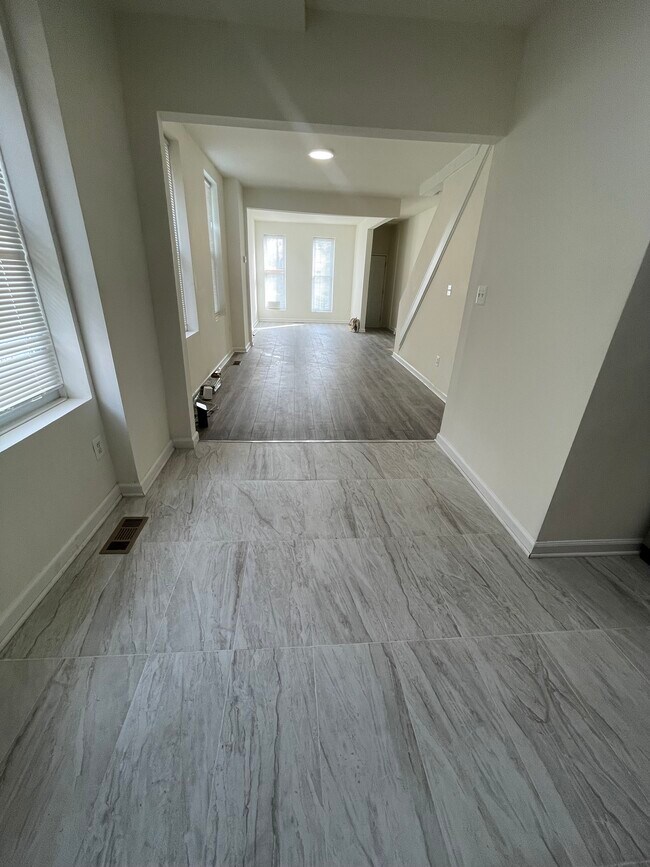 Photo - 2000 McHenry St